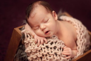 Newborn session by Daniela Sterea
