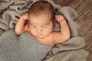 Newborn session by Daniela Sterea