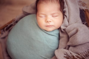 Newborn session by Daniela Sterea