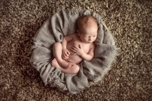 Newborn session by Daniela Sterea