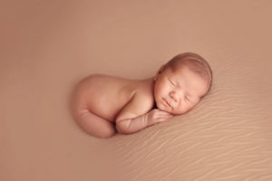 Newborn session by Daniela Sterea